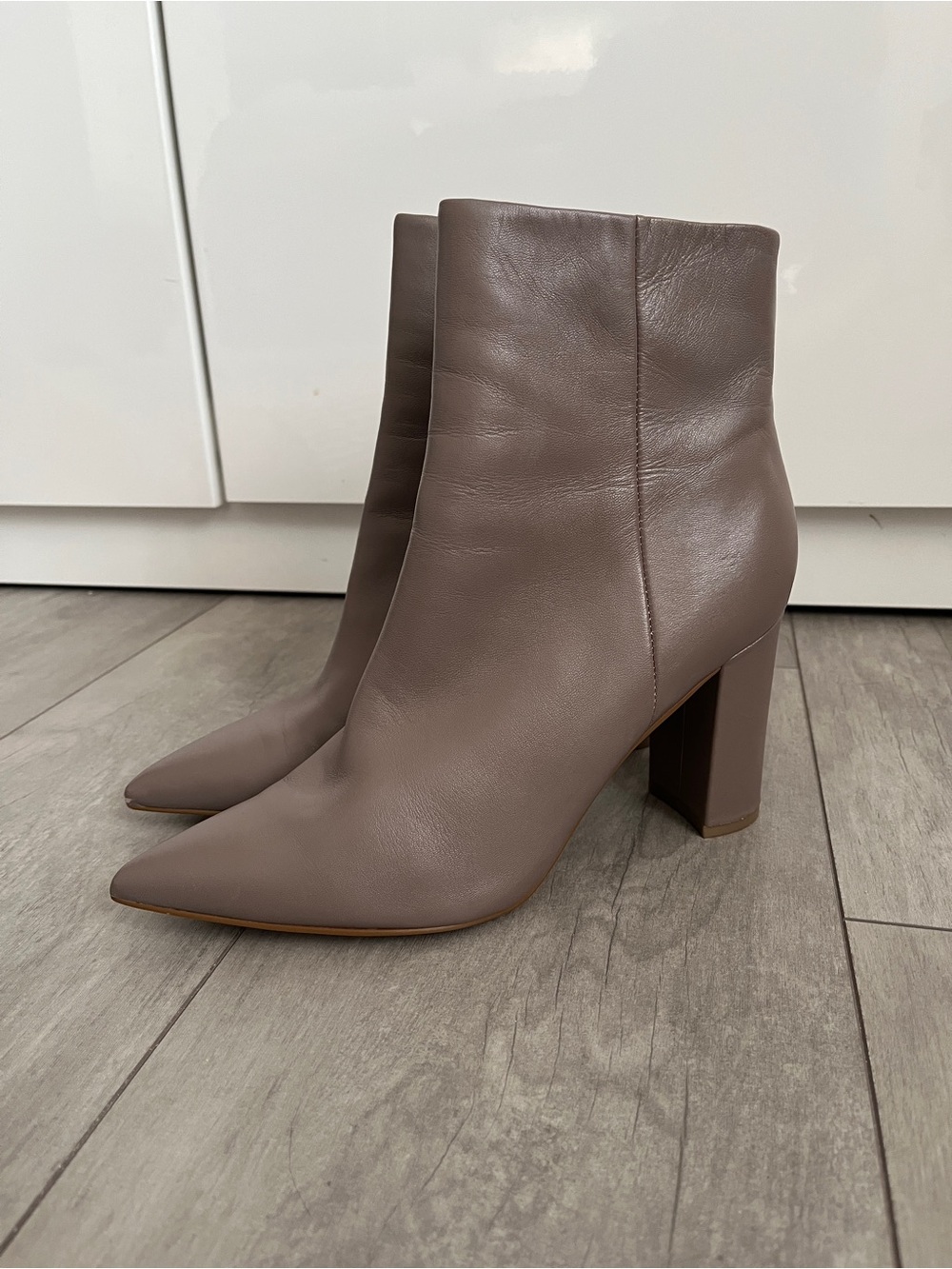 Marc Fisher LTD Taupe Pointed Toe Block Heel Ankle Boots Like New, Size 7.5